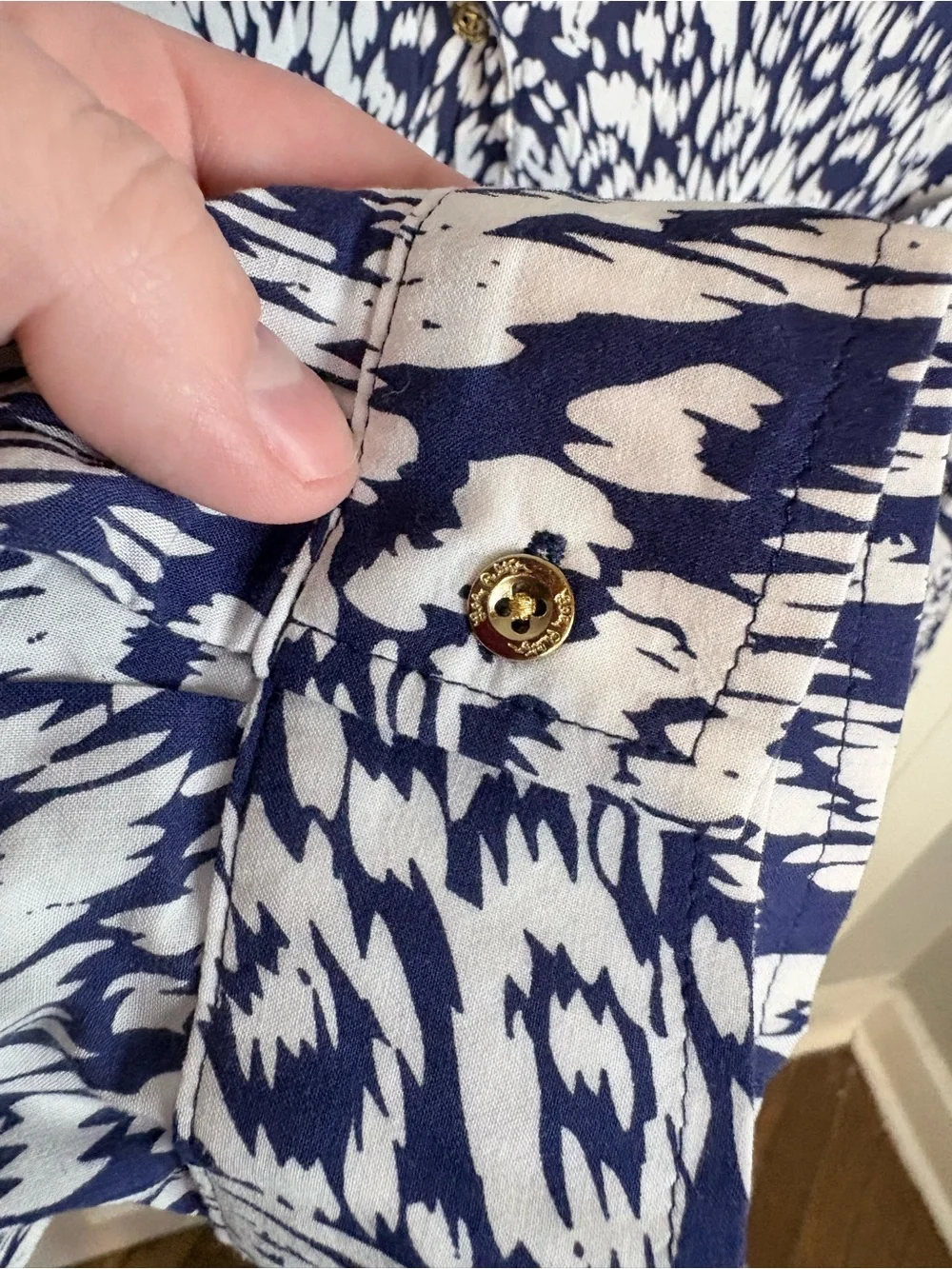 Lilly Pulitzer Sea View Button Down Shirt Pineapple Party Print Blue White XL - Picture 5 of 10
